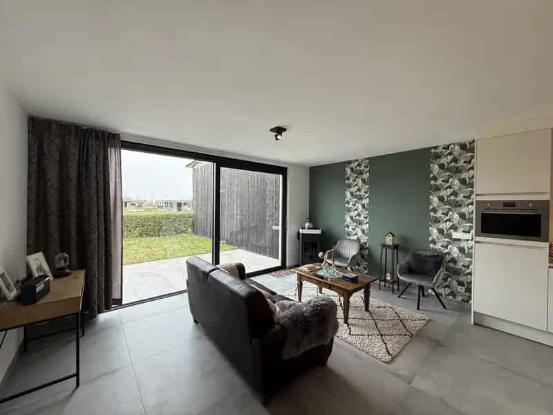 OVERMERE - Recente woning met open zicht.