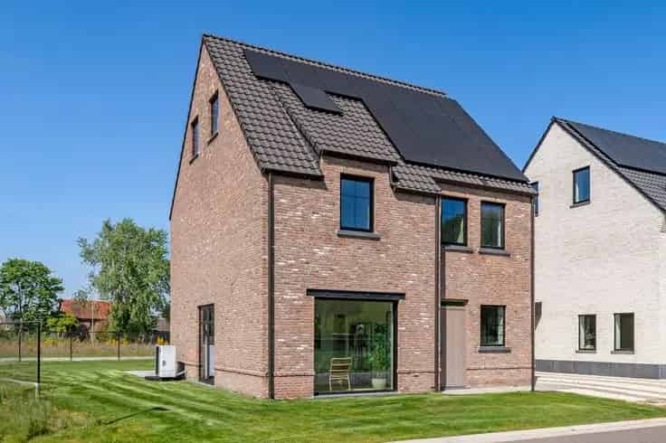 A+ Villa te Koop: 5 Slaapkamers, Moderne Luxe, Grote Tuin