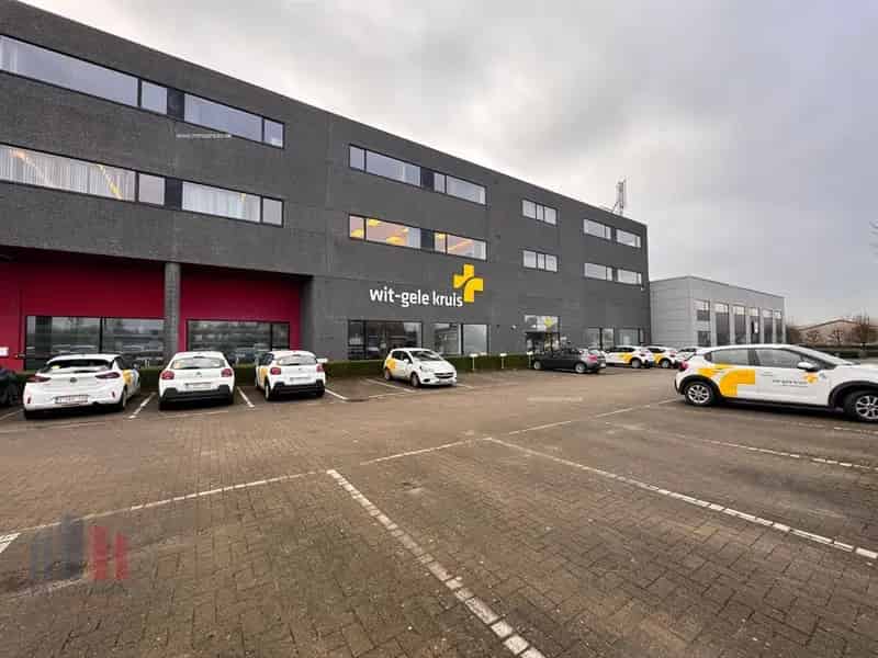 Kantoorruimte te huur in Het Wit-Gele Kruis Oostkamp