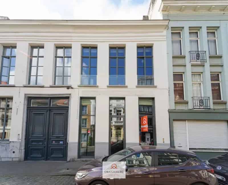 Handelspand 178 m²  te huur in Burgstraat