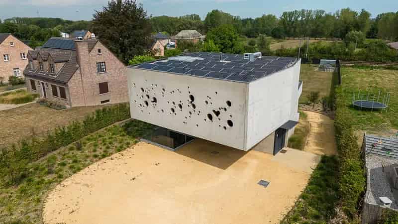 Moderne architectuurwoning op een perceel van 20a