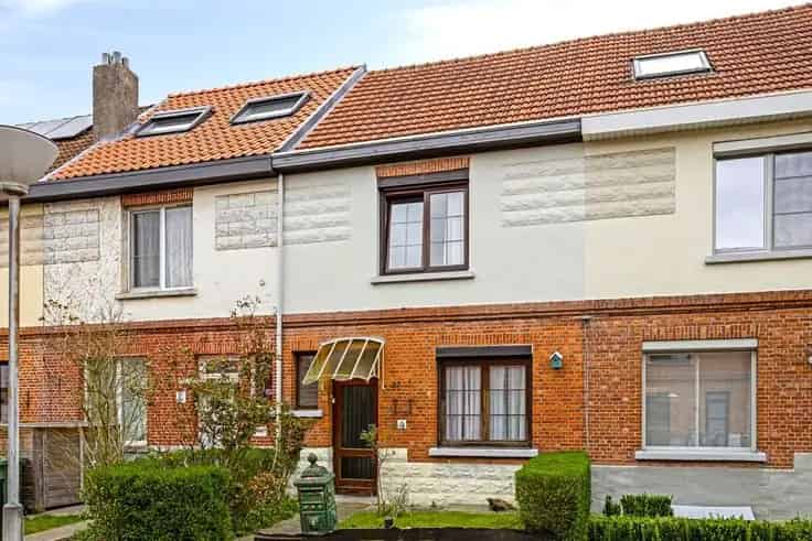 Te renoveren woning 3 slaapkamers tuin Edegem