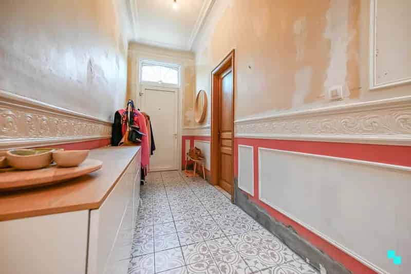 Ruime ééngezinswoning met drie slaapkamers nabij centrum Rumbeke