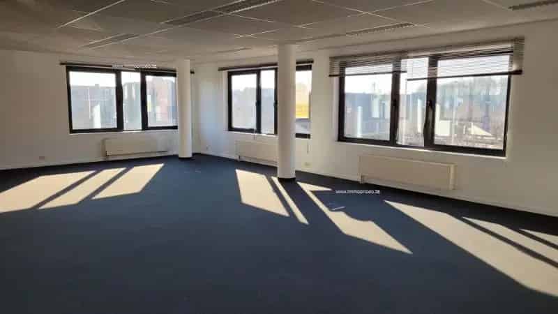 Kantoorruimte te huur in Clinton Park Roeselare