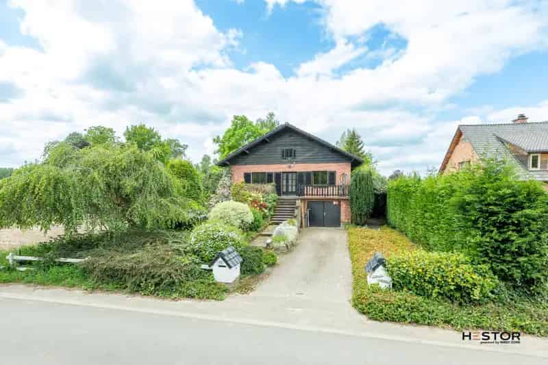 Ruime Villa te Hamme Landelijk gelegen