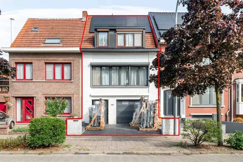 Ruime woning met 3 slaapkamers en tuin