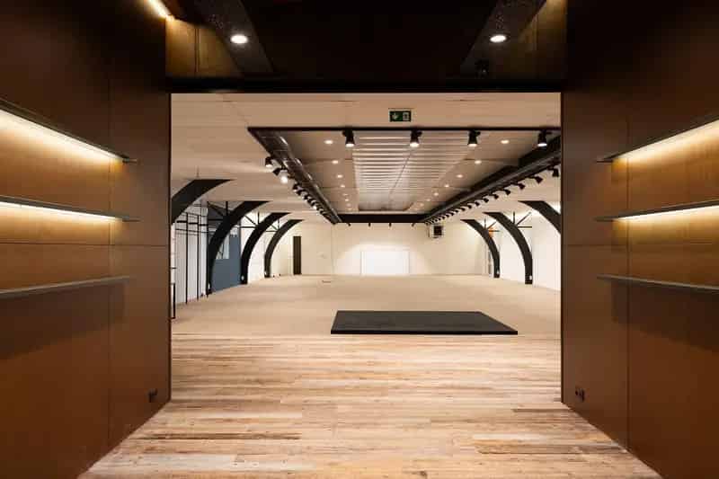 Bijzondere multifunctionele eigendom met geïntegreerde showroom