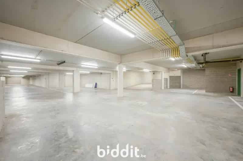 LOT 3 - MOOIE AUTOSTAANPLAATS