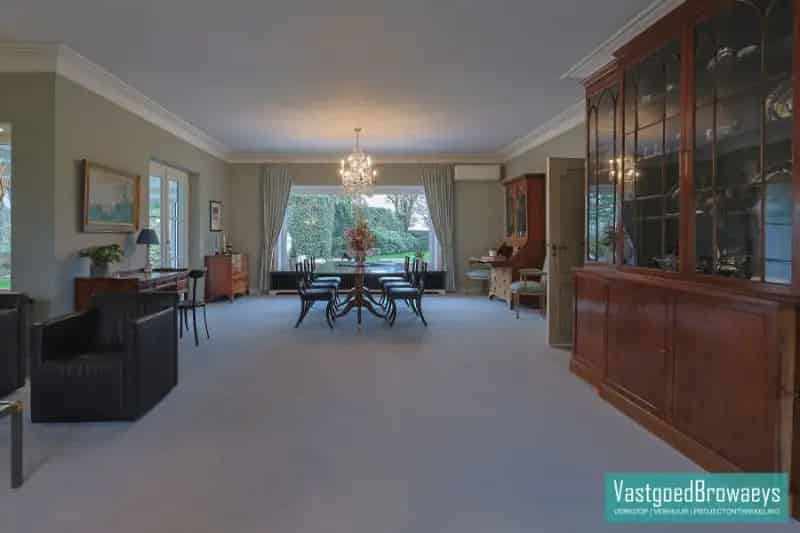 Exclusieve villa met praktijkruimte in groene omgeving nabij het centrum van Zottegem
