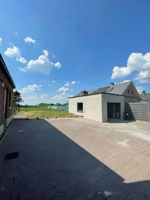 Energiezuinige halfopen bebouwing met grote tuin te huur in Zwalm