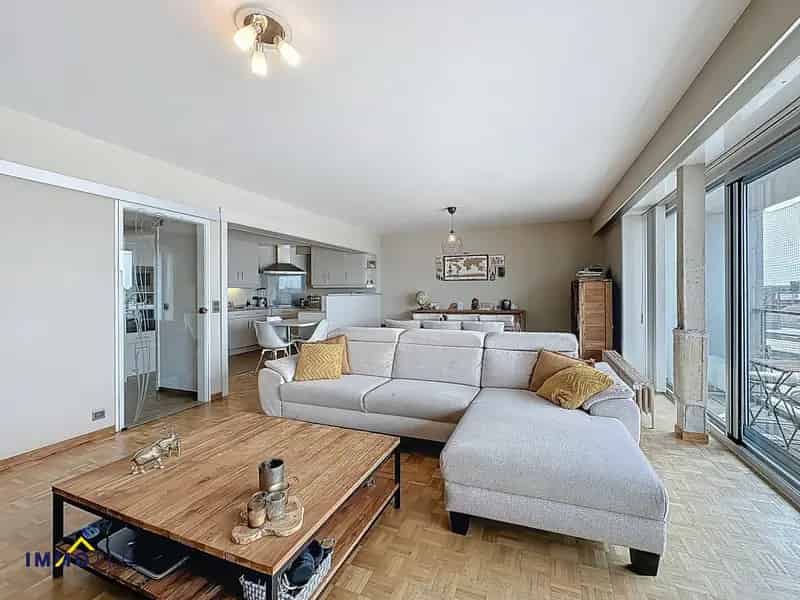 Lichtrijk appartement met 2 slpks en garage te Denderleeuw!