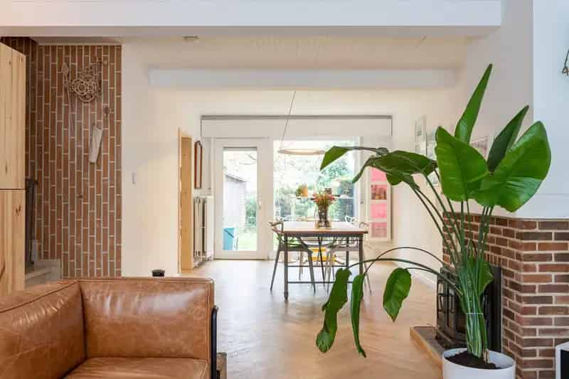 Instapklare woning met 3 slaapkamers, tuin en garage te Huizingen