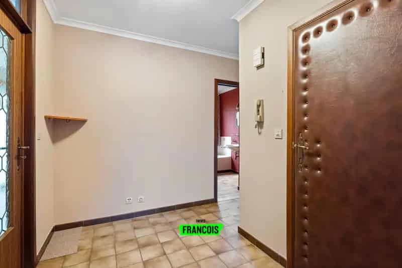 Instapklaar 2 slaapkamer appartement in Ieper