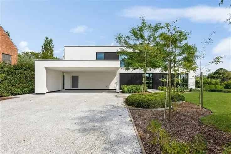 Luxueuze Villa met Zwemvijver te Vorselaar
