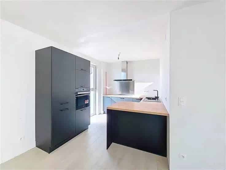 Nieuw 3 Slaapkamer Appartement Hannut