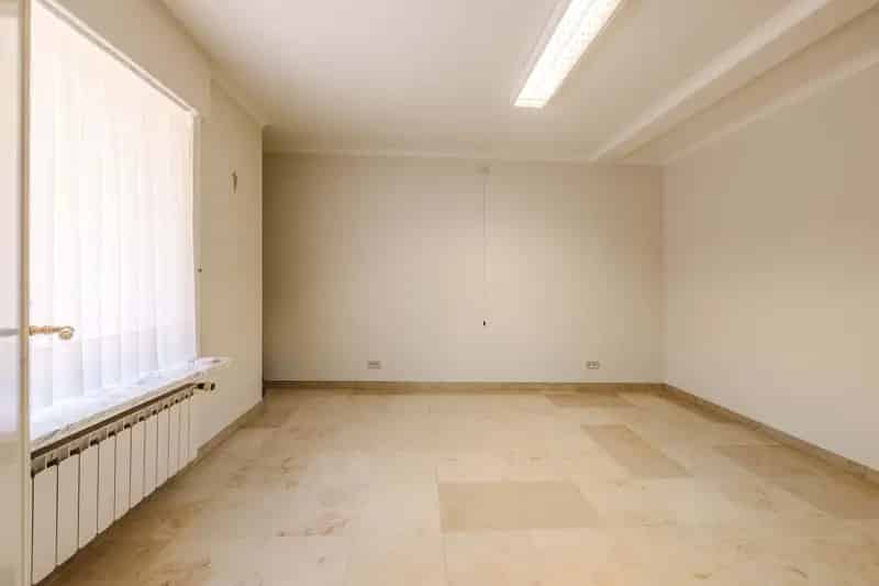 Instapklare woning in het centrum van Meulebeke.