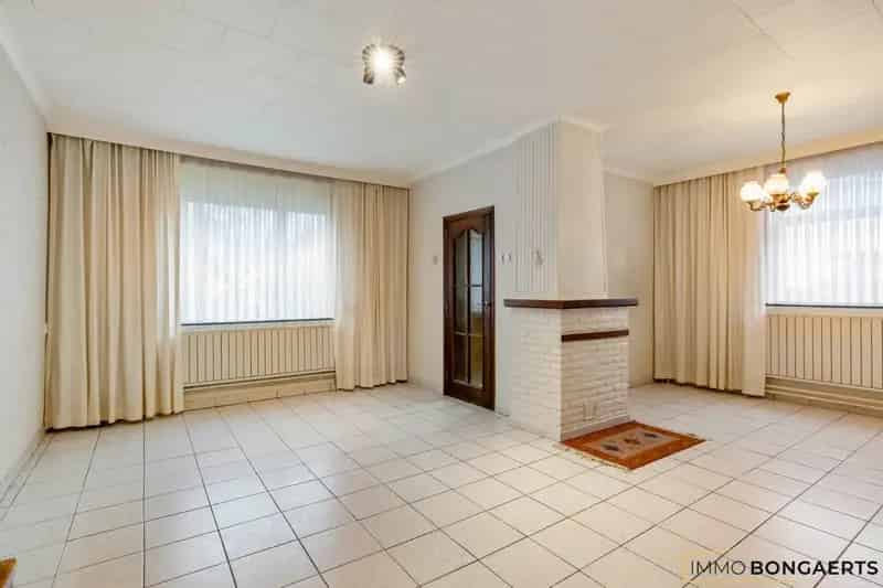 Ruime woning met vier slaapkamers