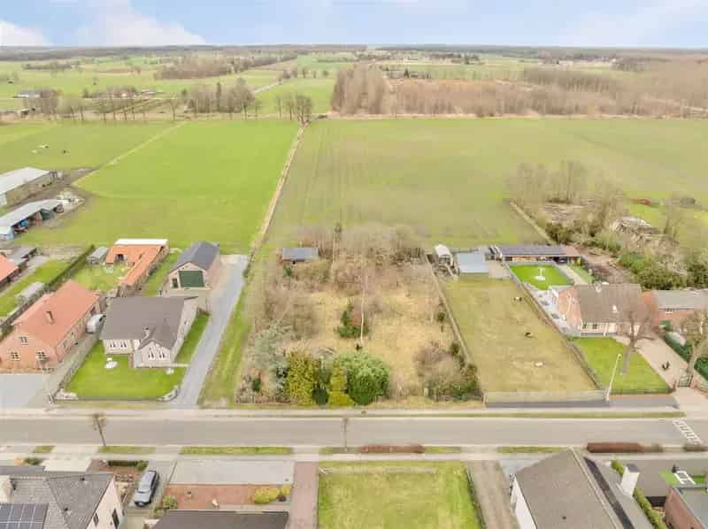 Rustig gelegen bouwgrond voor open bebouwing op perceel van ca 10are