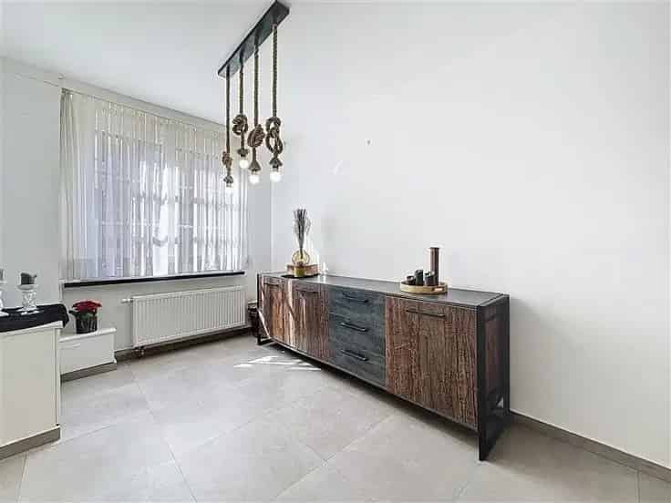 Huis Te Koop Sint Niklaas 4 slaapkamers Instapklaar