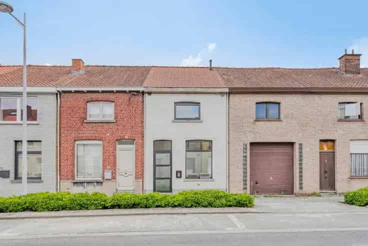 Huis Te Koop Kortrijk: Gerenoveerde Stadswoning met Tuin