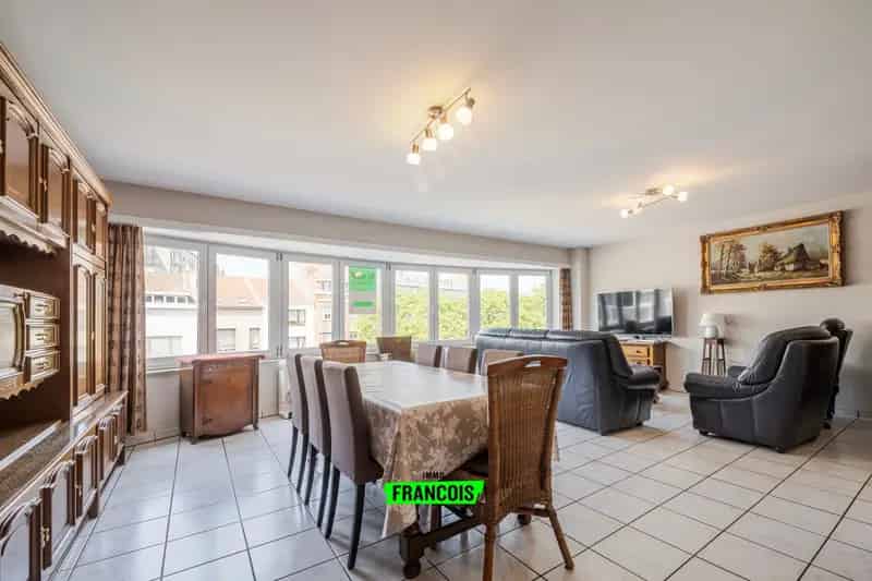 Licht en ruim appartement met staanplaats en 2 slaapkamers in Stene