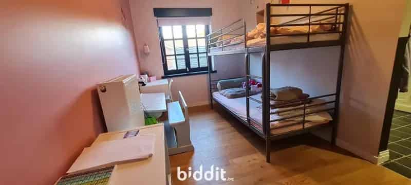 Vrijstaande woning met grote tuin