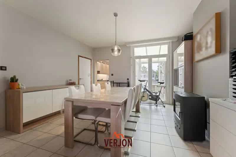 Gezinswoning met 4 slaapkamers, tuin en garage in Emelgem!