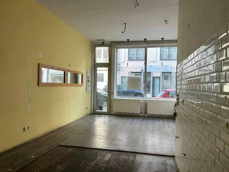 Winkel vlakbij de Nationalestraat
