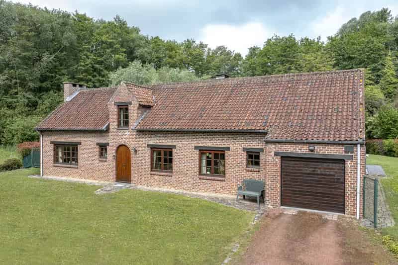 Landelijk gelegen villa op een prachtig perceel van 21a 43ca