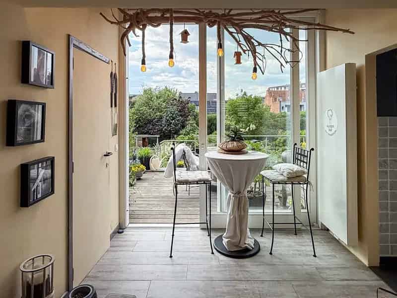 Huis te huur Strombeek-Bever: Ruime bel-etage met tuin en garage