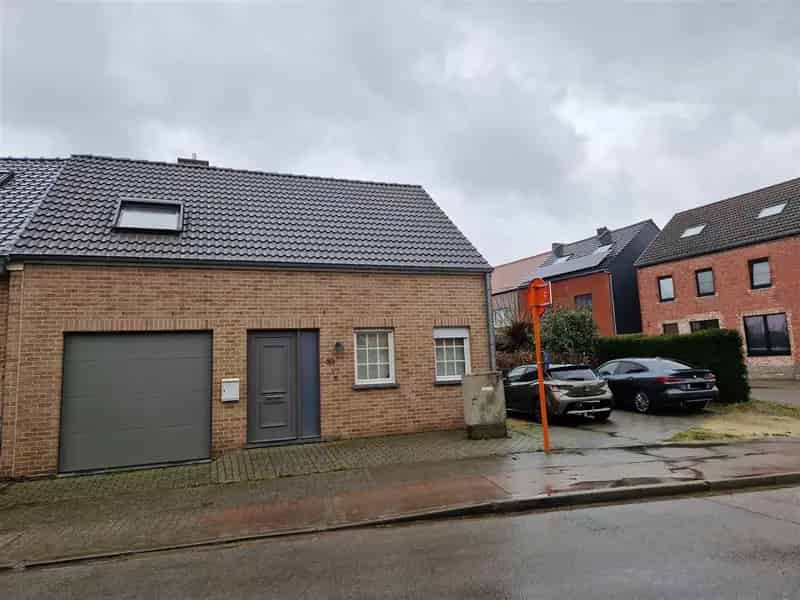 Huis te koop: Comfortabele woning met 2 slaapkamers en tuin