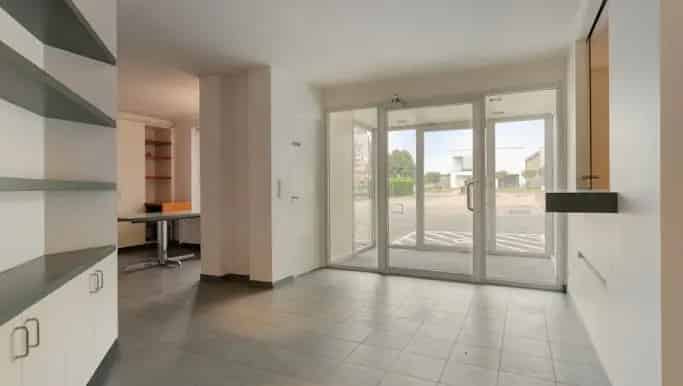 Magazijn met bureel te koop in Oostrozebeeksestraat 74, Ooigem - Dewaele