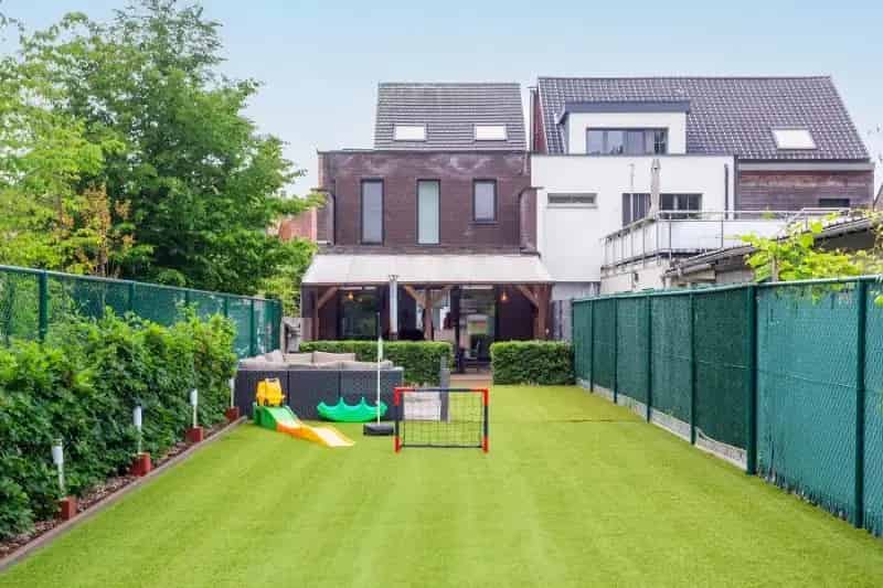Prachtige instapklare woning met zee van ruimte, ruime tuin!!!