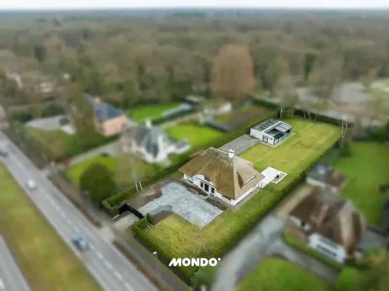 Karaktervolle villa met luxueus poolhouse, sauna en riante tuin – Toplocatie in Brasschaat
