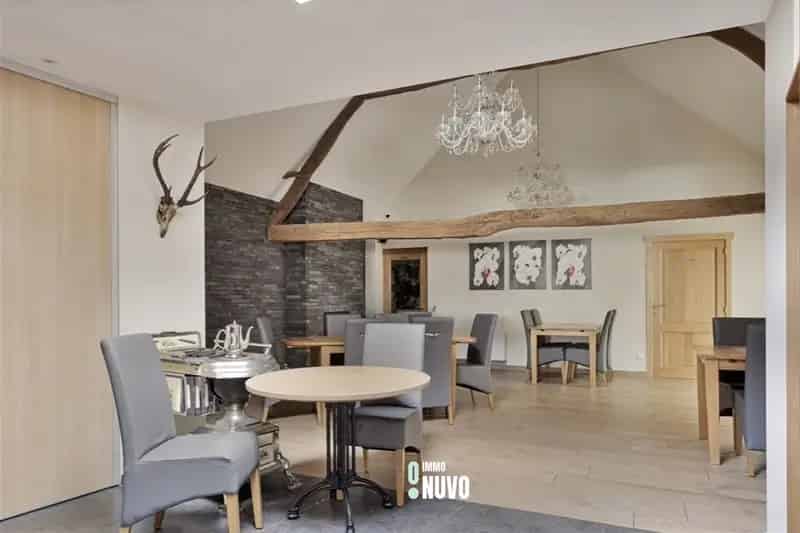 Polyvalent handelspand met woning op topligging