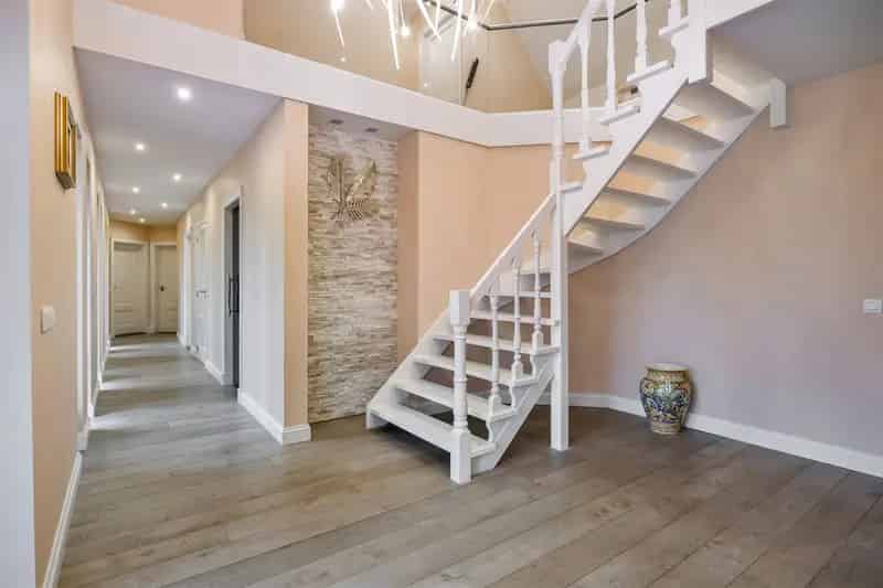 Bij NL grens residentiële villa met zwembad op 1.770 m²