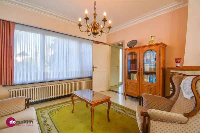 Centraal gelegen woning met drie slaapkamers in Hever