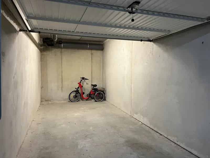 Ruime garage in een piekfijn complex!