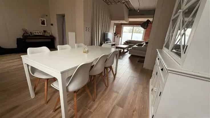 Huis Te Koop Gerenoveerd 2 slaapkamers Tuin