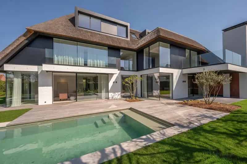 Uitzonderlijke luxueuze nieuwbouwvilla met zwembad in een residentiële buurt te Knokke