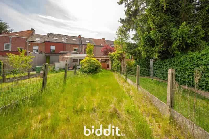 OP TE FRISSEN RIJWONING MET TUIN