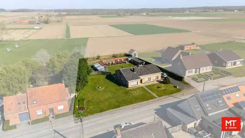 Te renoveren alleenstaande woning op 2.053 m² in de Madonna