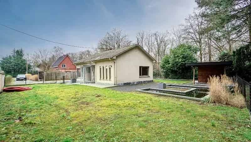 Gelijkvloers landhuis van 113m² op 9 are