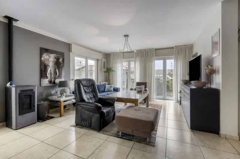 Huis te huur Neeroeteren: Ruime gezinswoning met 3 slaapkamers