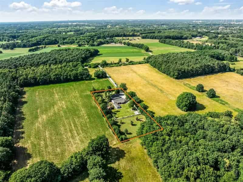 CHARMANTE WONING MET 5 SLAAPKAMERS OP UNIEK GELEGEN PERCEEL VAN 6600M²