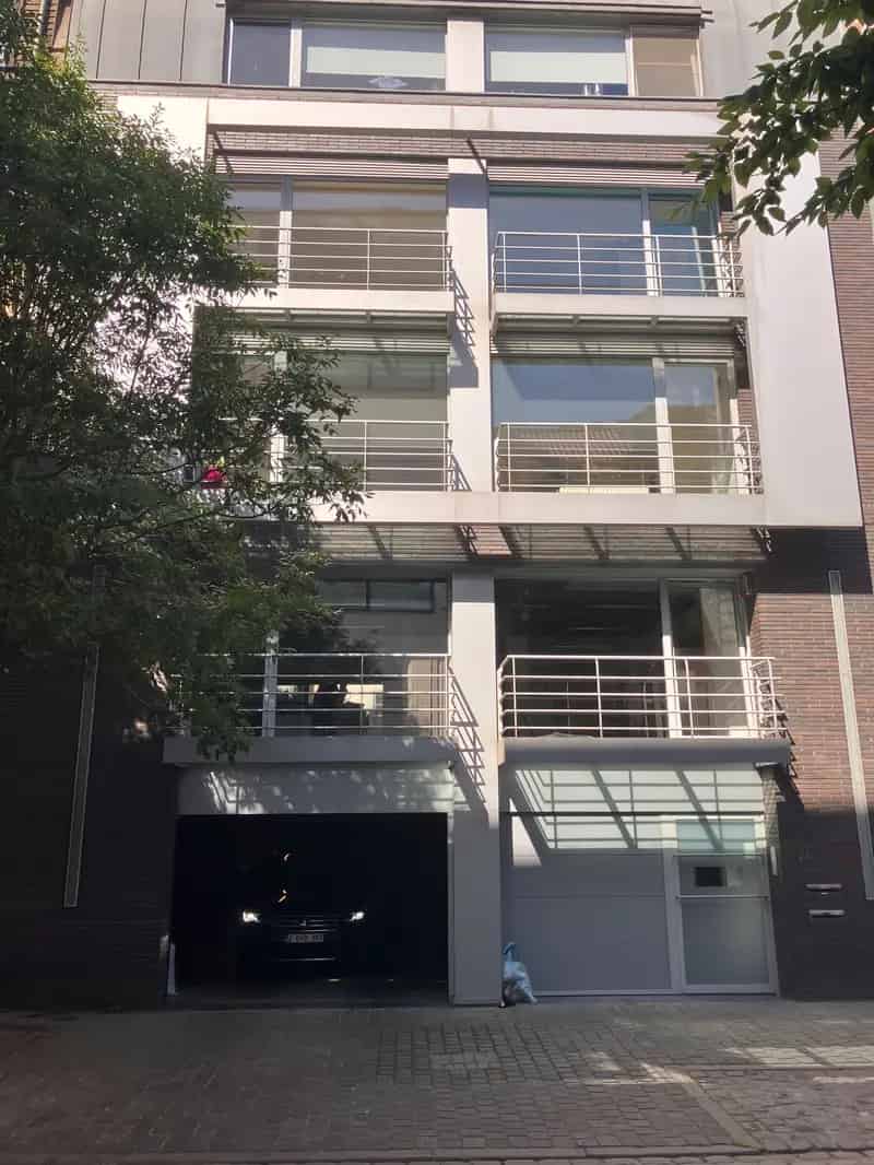 Appartement te huur 3 slaapkamers 2 badkamers 150m2