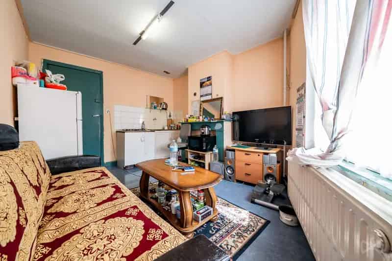 Appartementsgebouw met zes slaapkamers in Molenbeek-saint-jean