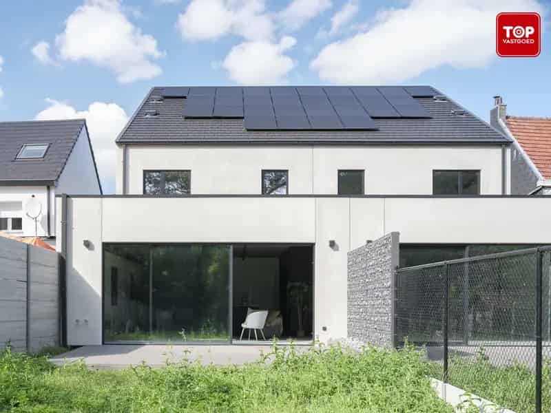 Energiezuinige (A+) designwoning met 3 slaapkamers, zonnige tuin en luxueuze betonafwerking in Vlierzele