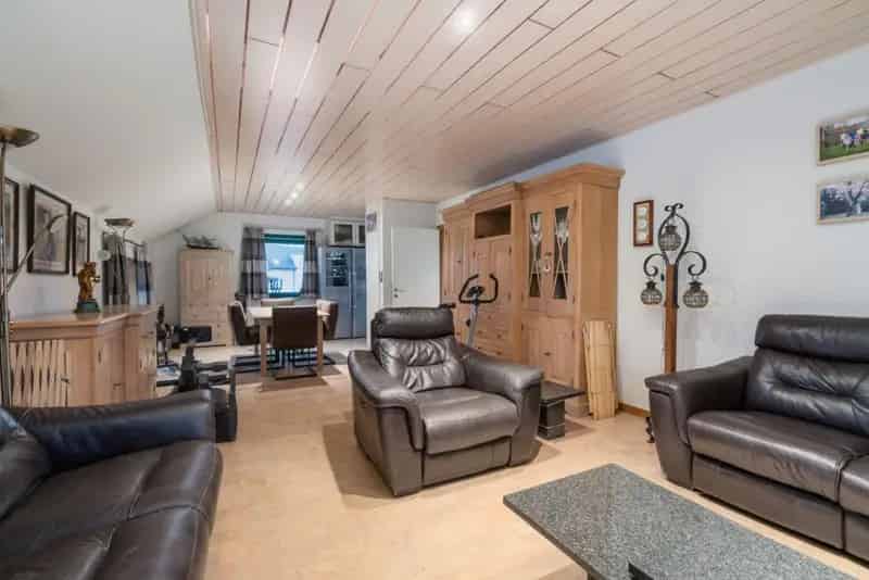 Woning met handelspand te koop in Sleidinge