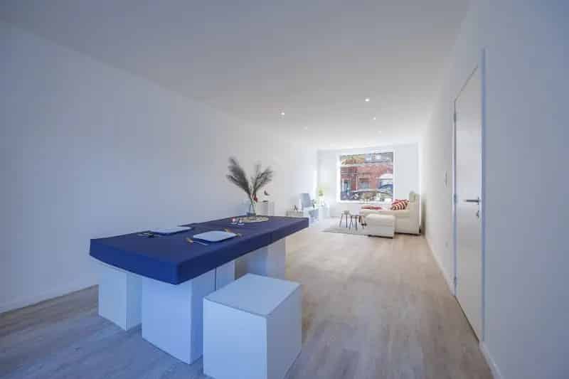 Ruim (vakantie)huis: 6 slpk - 2 badk - 2 garages
